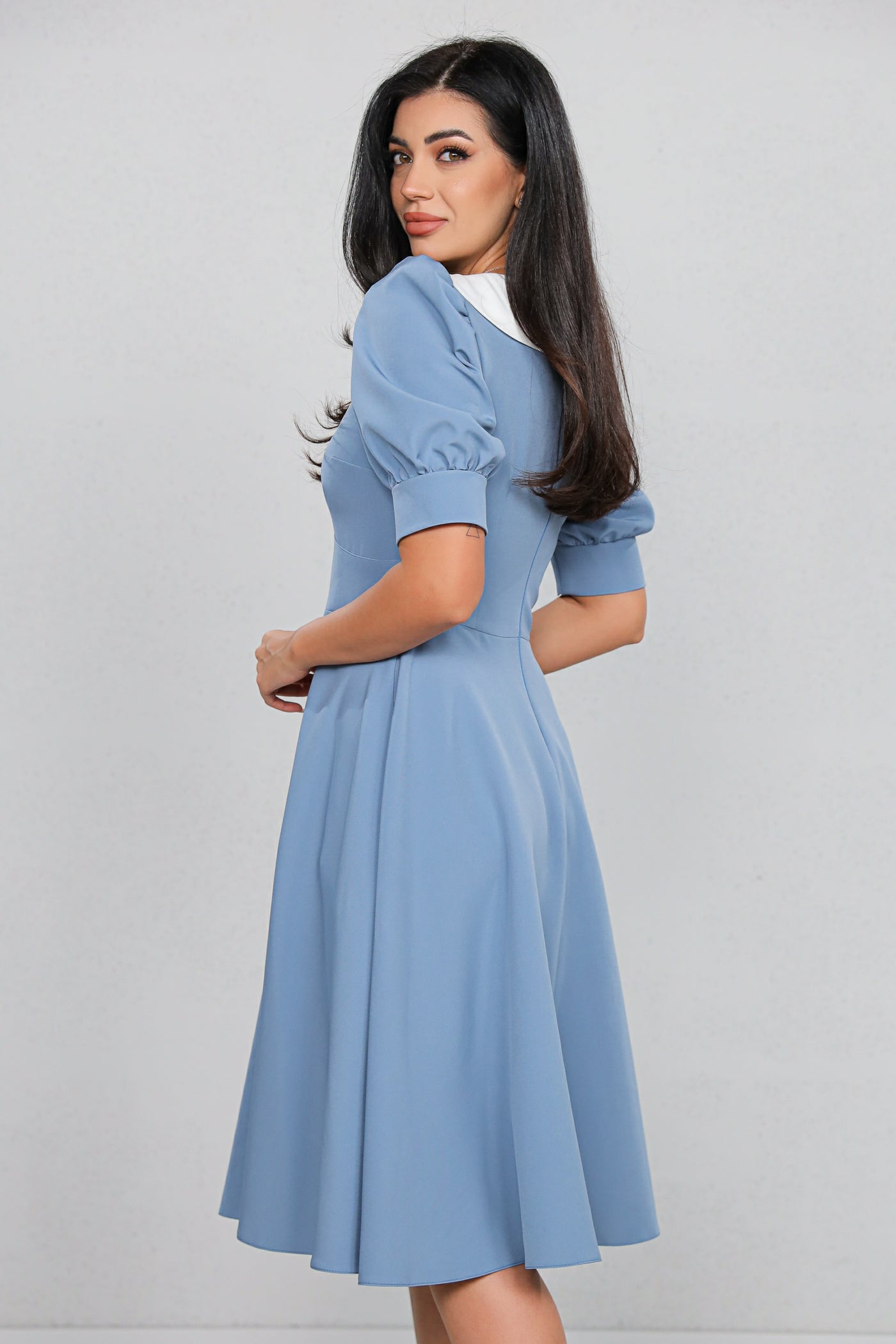 Rochie MBG Bleu cu Guler Stilizat și Mânecă Bufantă
