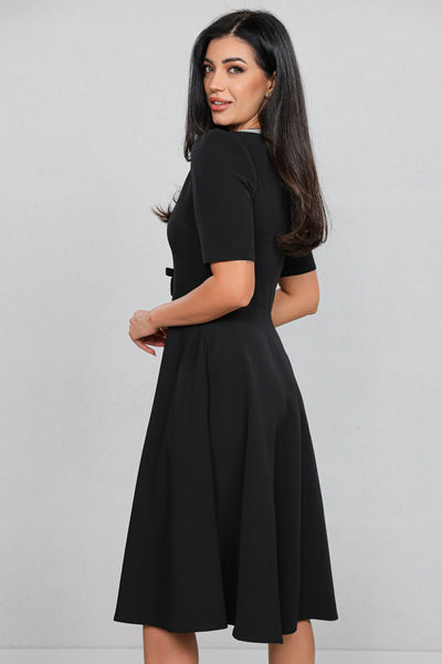 Rochie MBG Neagră cu Mânecă Scurtă și Bandă Stilizată