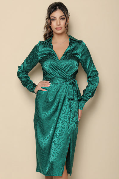 Rochie MBG verde satinata cu animal print si crepeu lateral