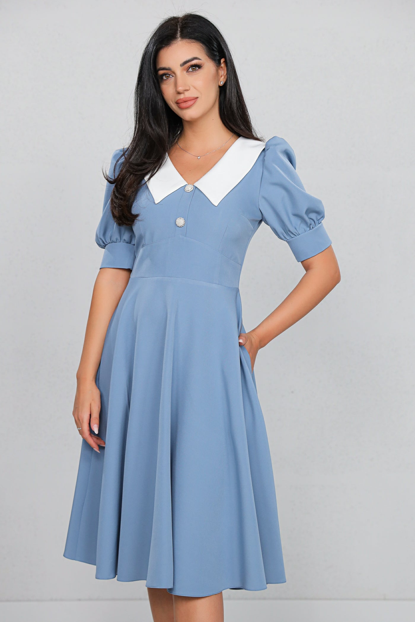 Rochie MBG Bleu cu Guler Stilizat și Mânecă Bufantă