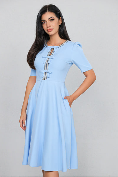 Rochie MBG Bleu cu Mânecă Scurtă și Bandă Stilizată