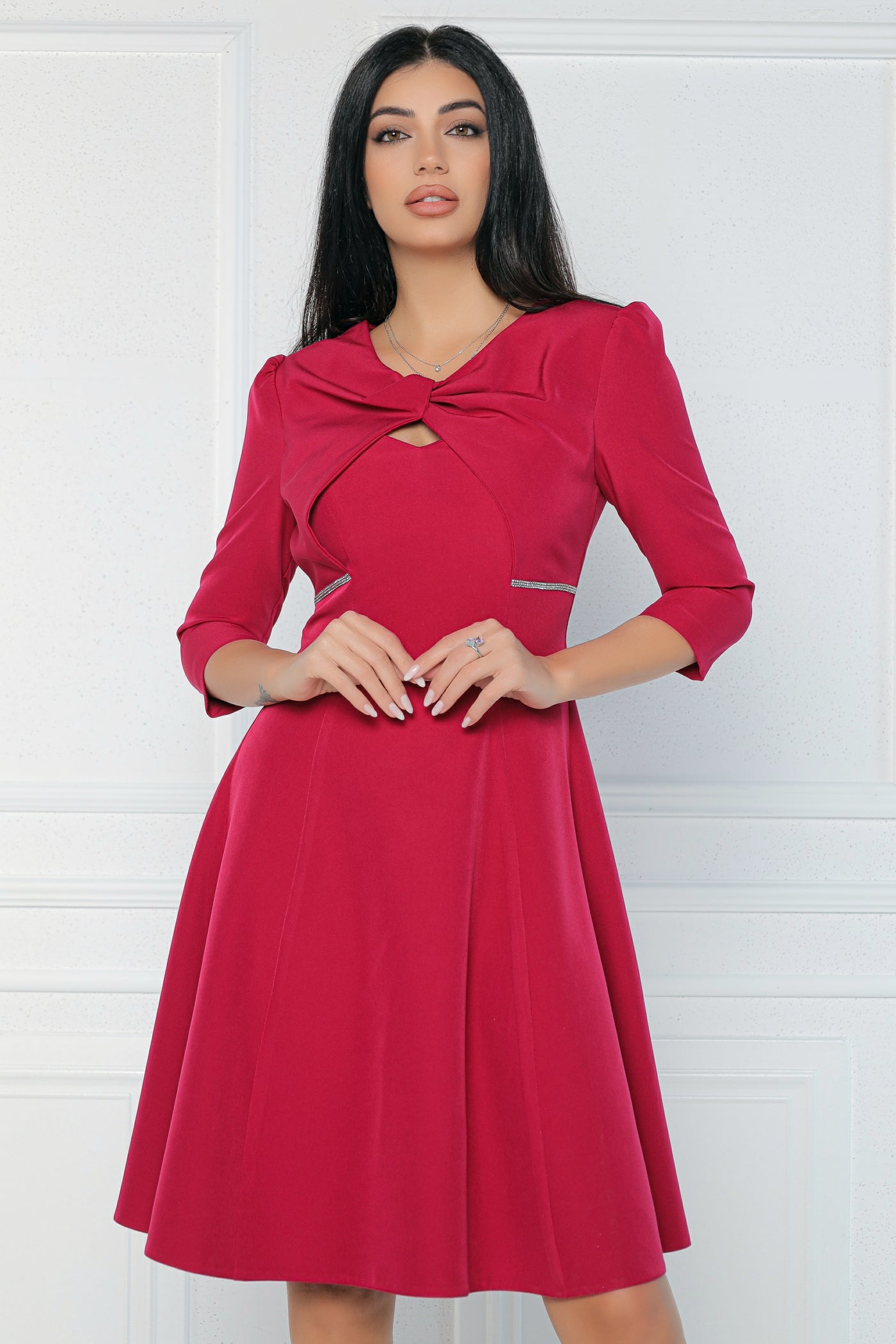 Rochie MBG bordo cu strasuri aplicate