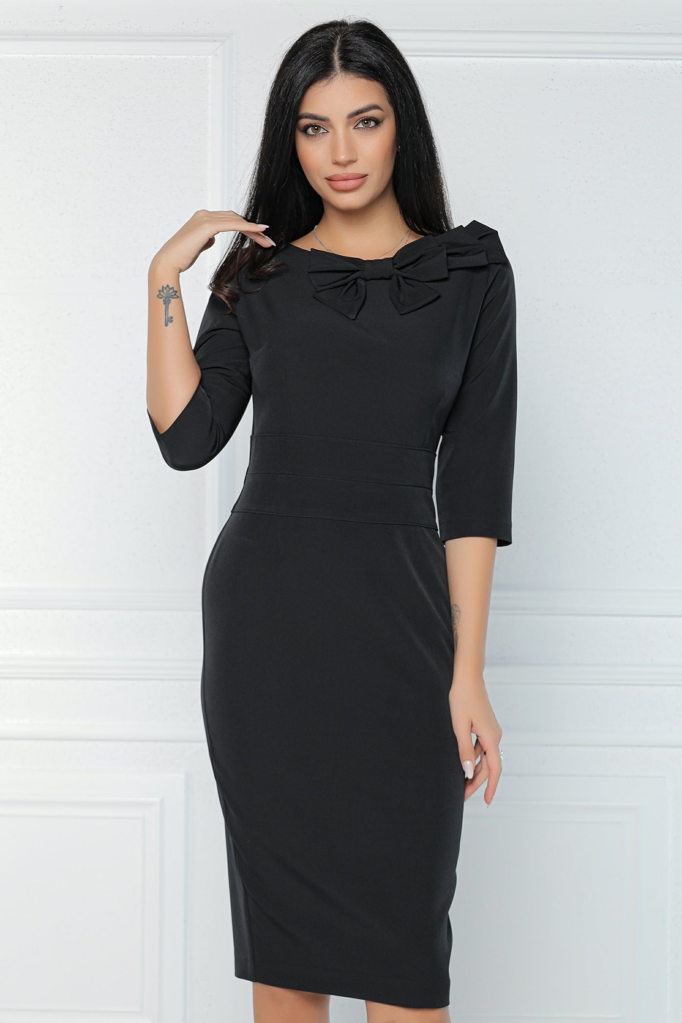 Rochie MBG neagra cu funde la decolteu