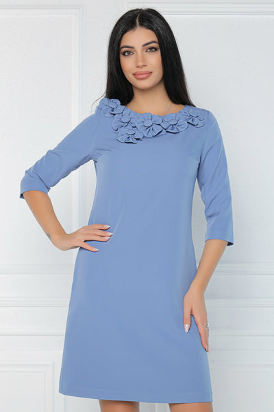 Rochie MBG bleu cu flori aplicate la decolteu