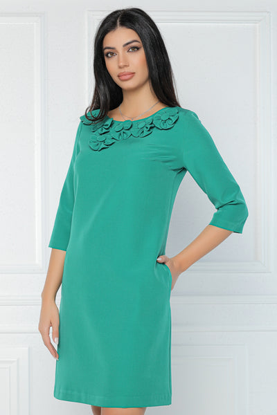 Rochie MBG verde cu flori aplicate la decolteu