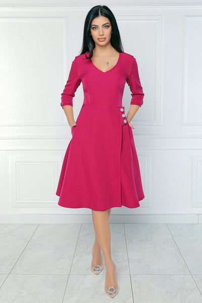 Rochie MBG magenta cu nasturi decorativi cu pietre