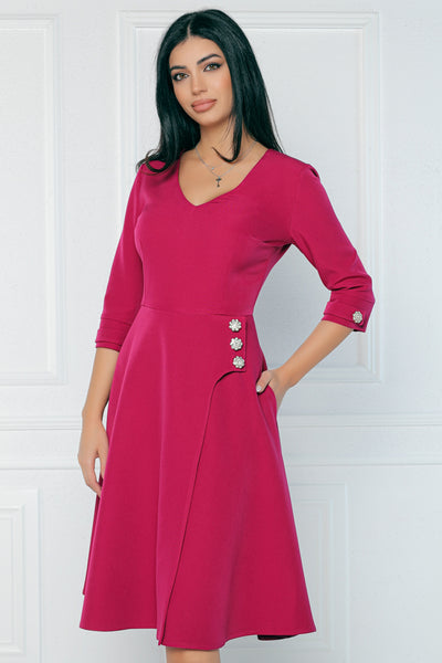 Rochie MBG magenta cu nasturi decorativi cu pietre