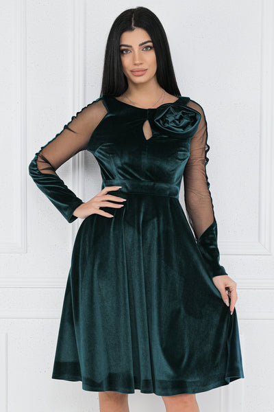 Rochie MBG verde din catifea cu floare in zona bustului