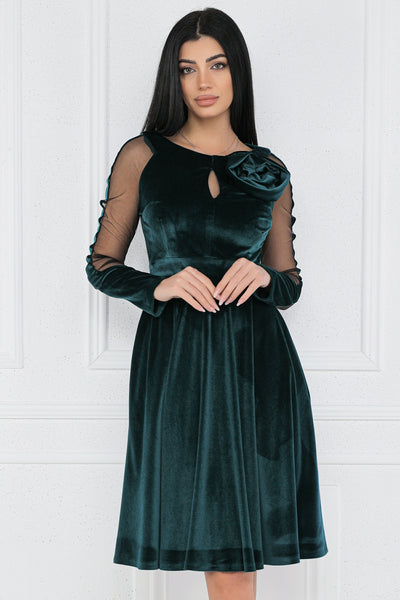 Rochie MBG verde din catifea cu floare in zona bustului