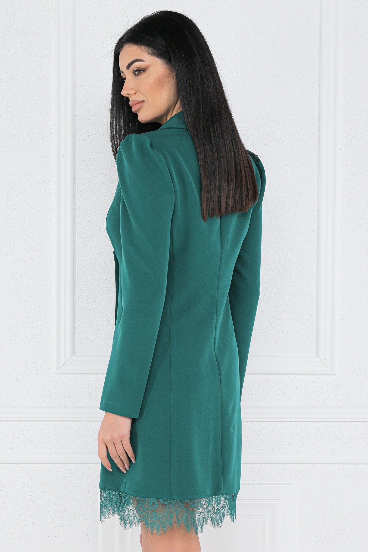 Rochie MBG verde tip sacou cu dantela la tiv