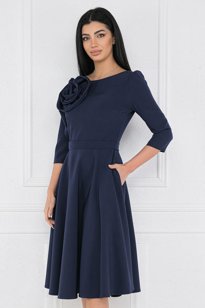 Rochie MBG bleumarin cu floare maxi pe umăr