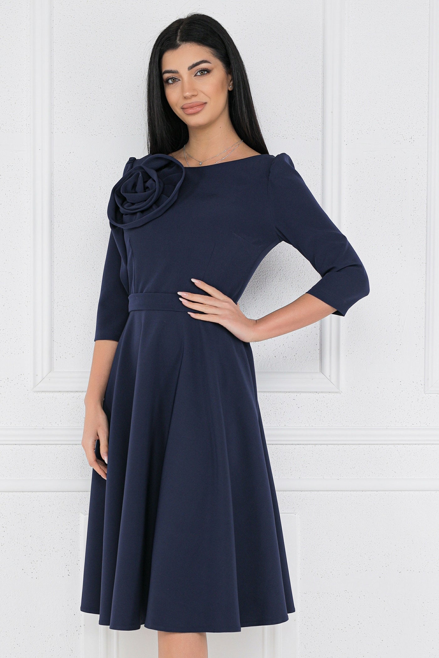 Rochie MBG bleumarin cu floare maxi pe umăr