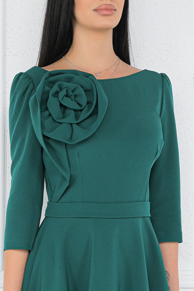 Rochie MBG verde cu floare maxi pe umăr