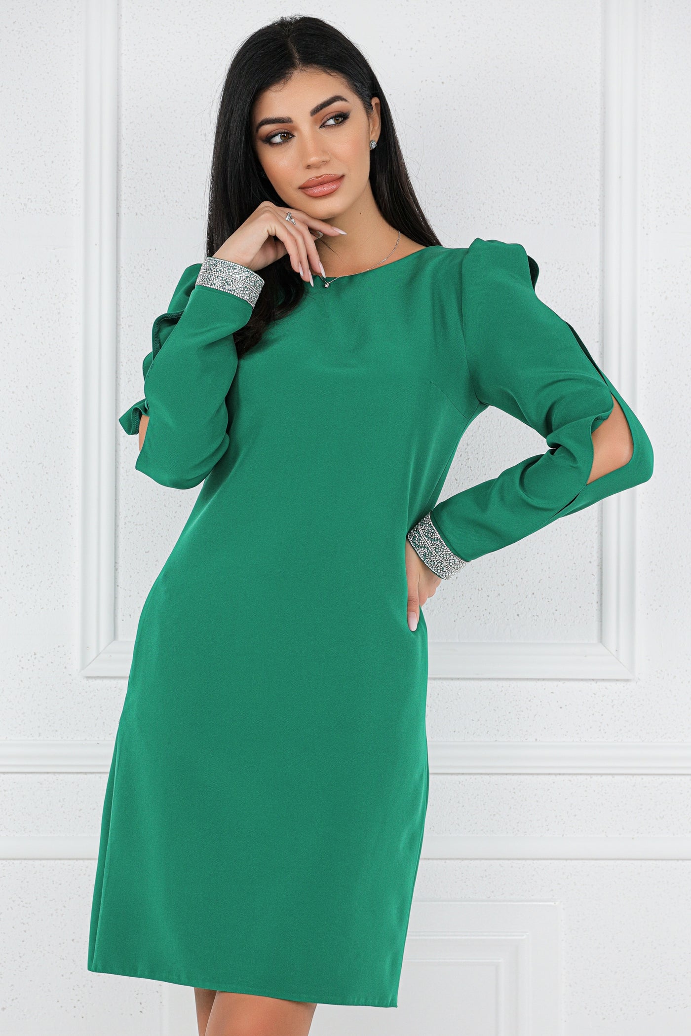 Rochie MBG verde cu strasuri la maneca