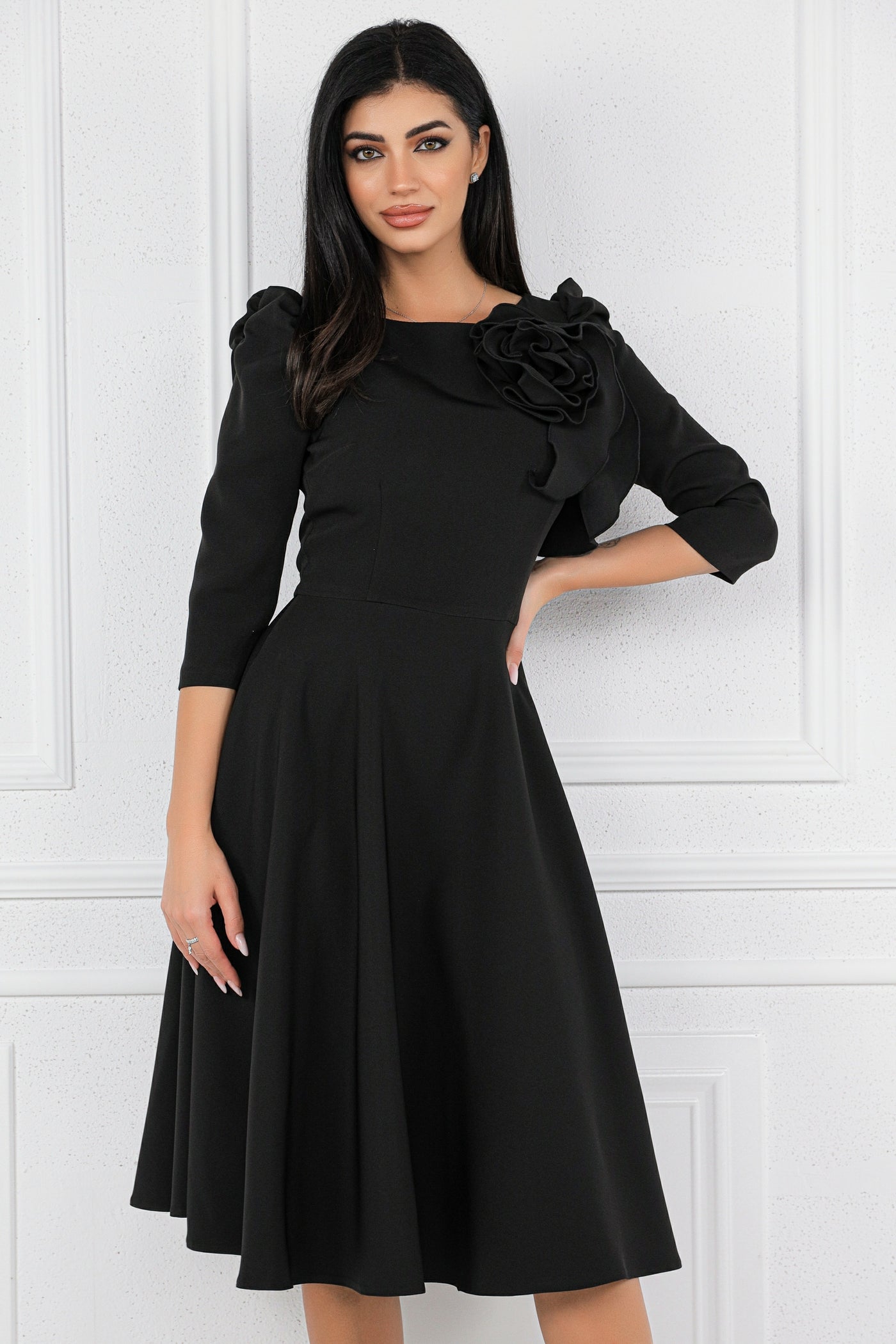 Rochie MBG neagra cu floare aplicata manual