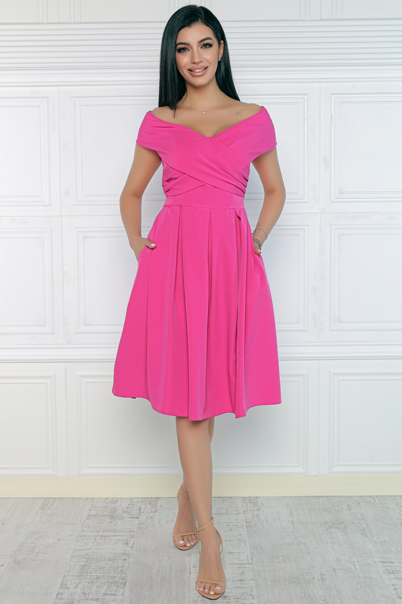 Rochie MBG fuchsia cu umeri cazuti si pliuri in talie