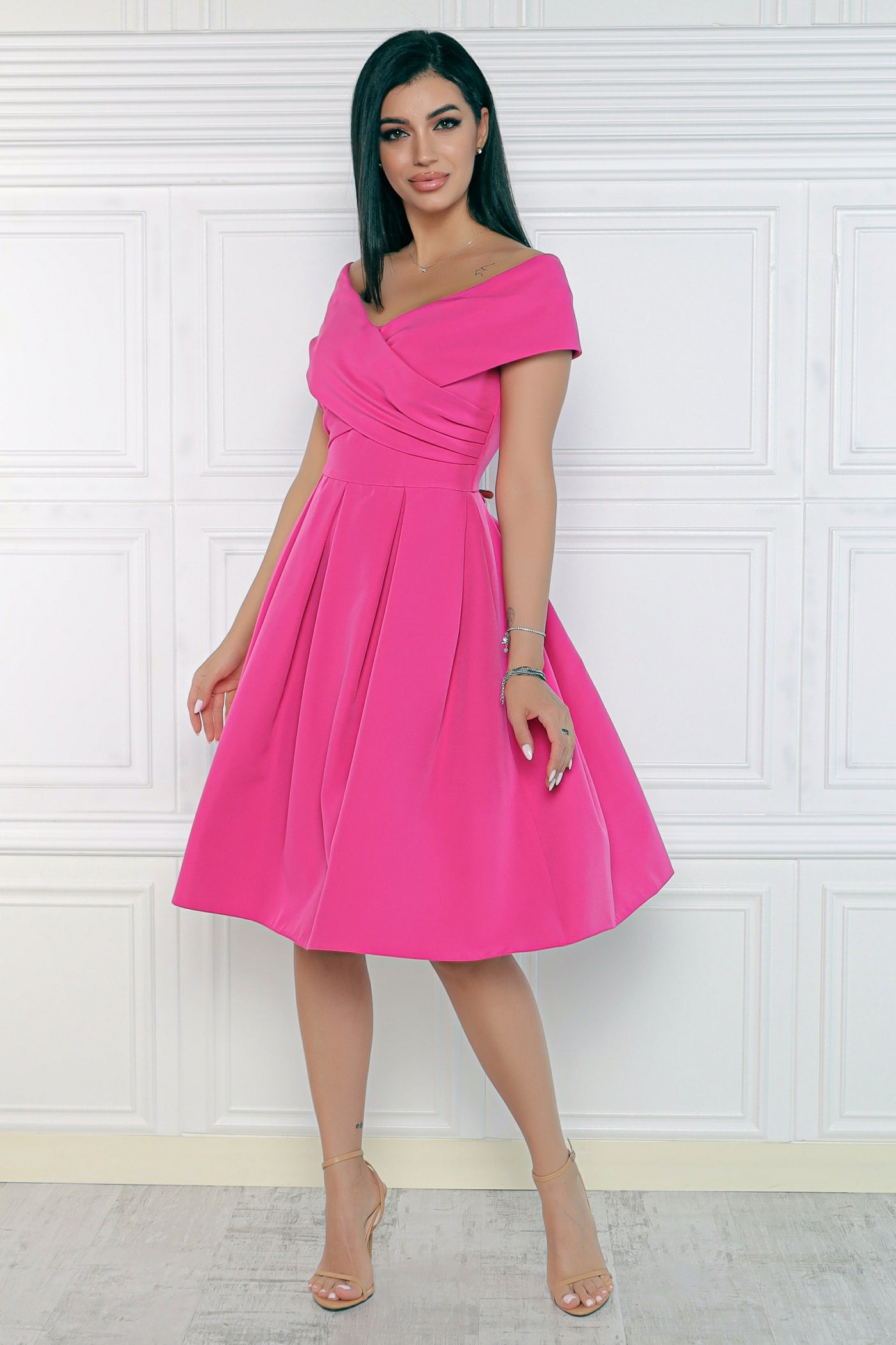 Rochie MBG fuchsia cu umeri cazuti si pliuri in talie