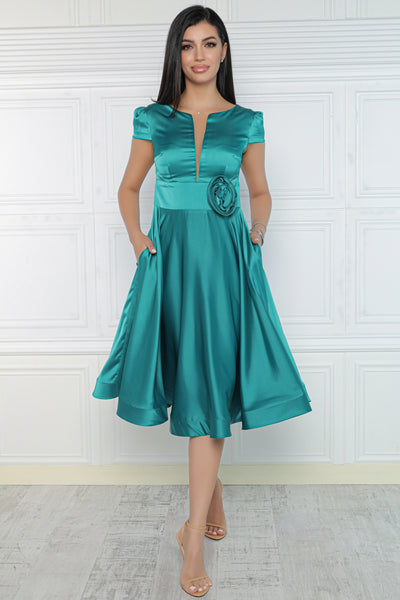 Rochie MBG verde satinata cu floare 3D