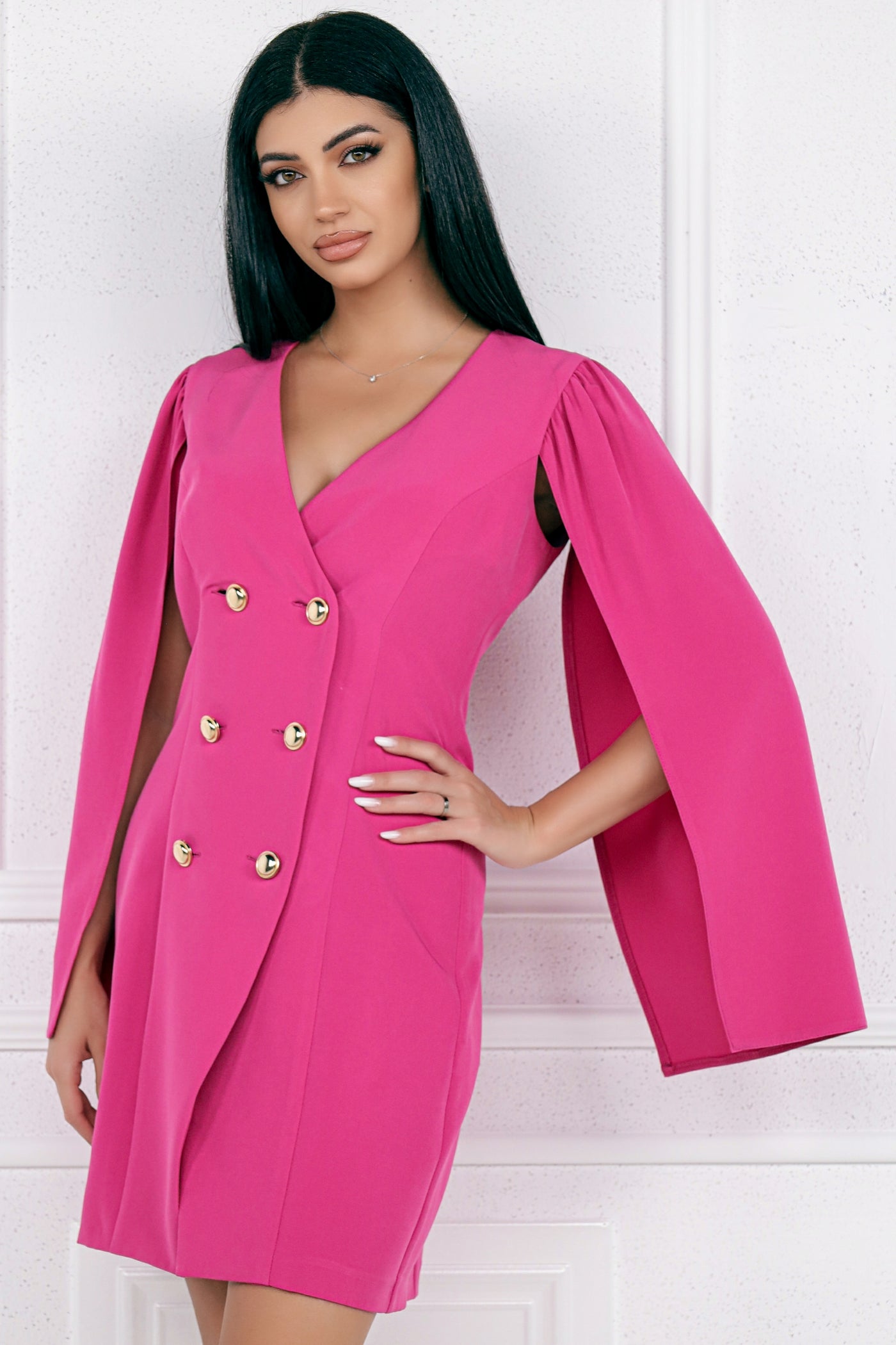 Rochie MBG fuchsia cu maneci despicate si nasturi aurii