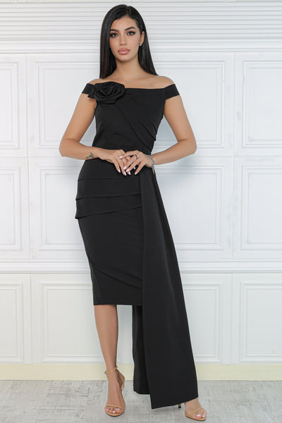 Rochie MBG neagra cu floare 3D si trena laterala