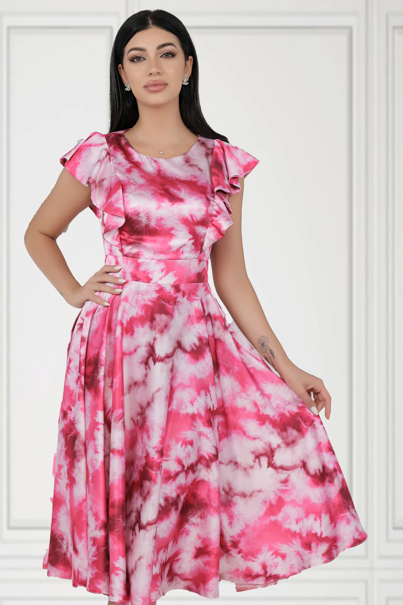 Rochie MBG satinata fuchsia in degrade cu volane pe bust