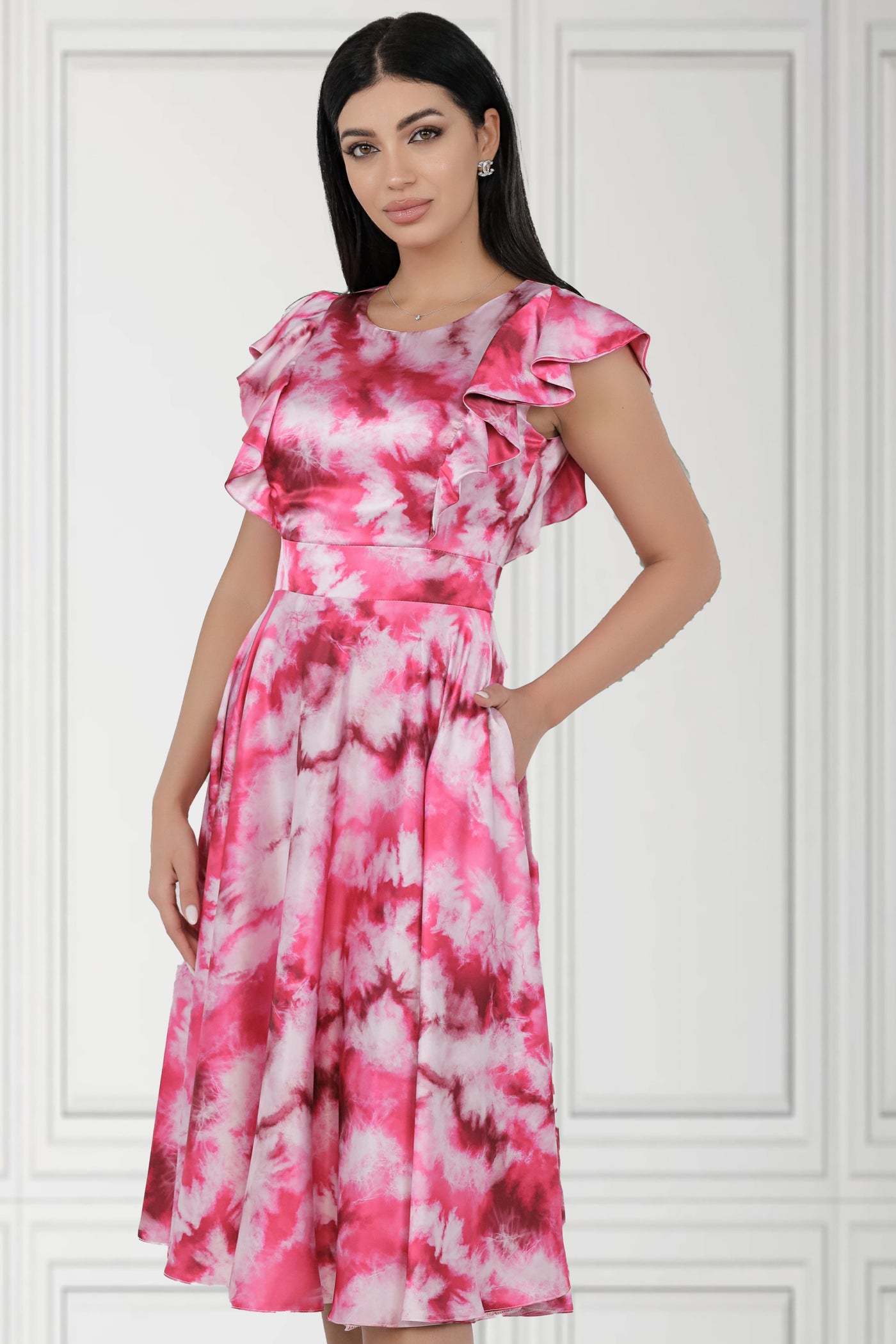 Rochie MBG satinata fuchsia in degrade cu volane pe bust