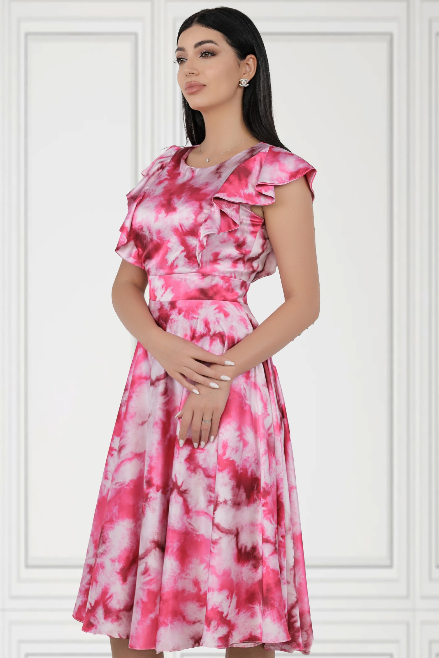 Rochie MBG satinata fuchsia in degrade cu volane pe bust