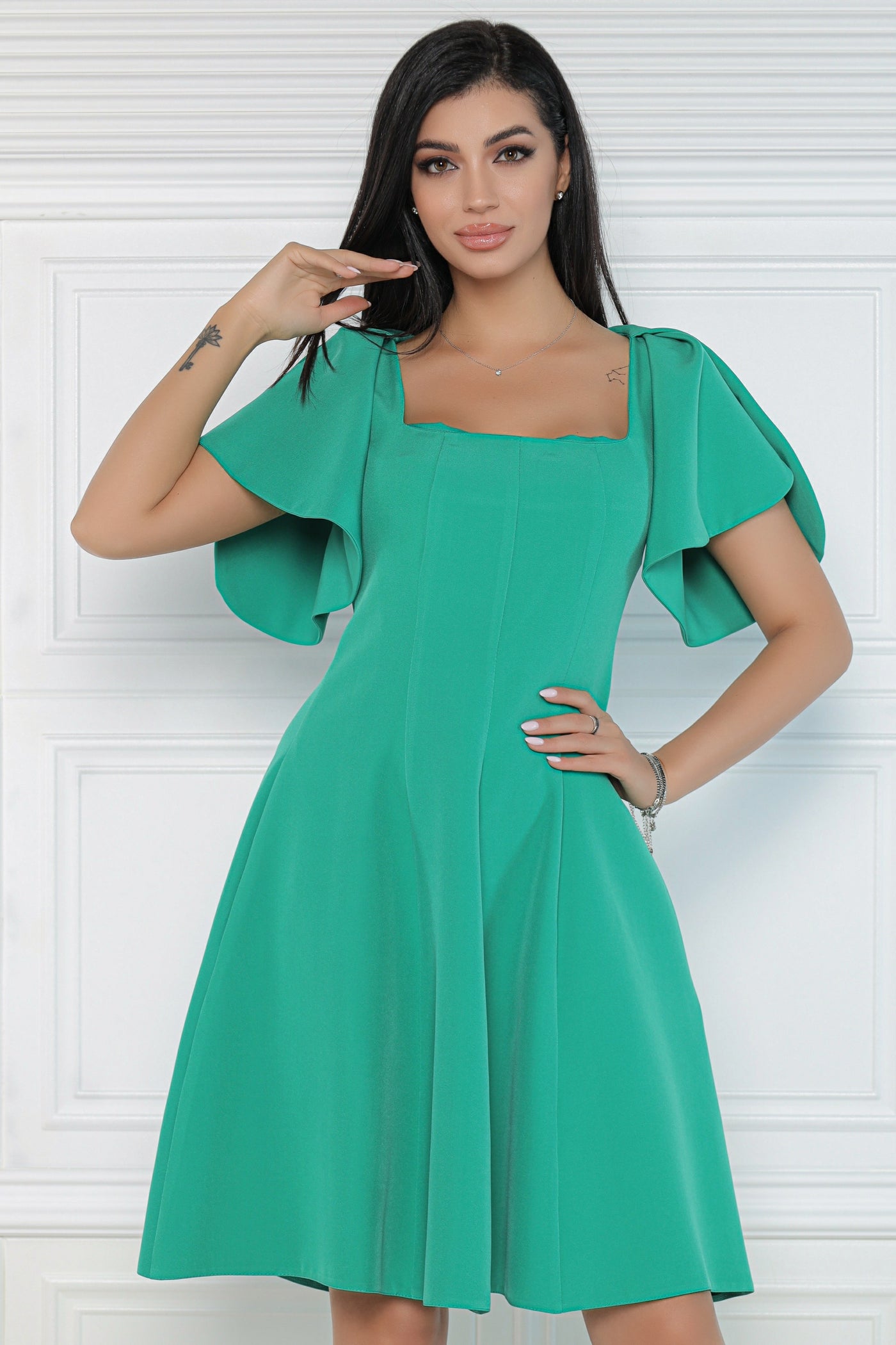 Rochie MBG verde cu volane pe umeri