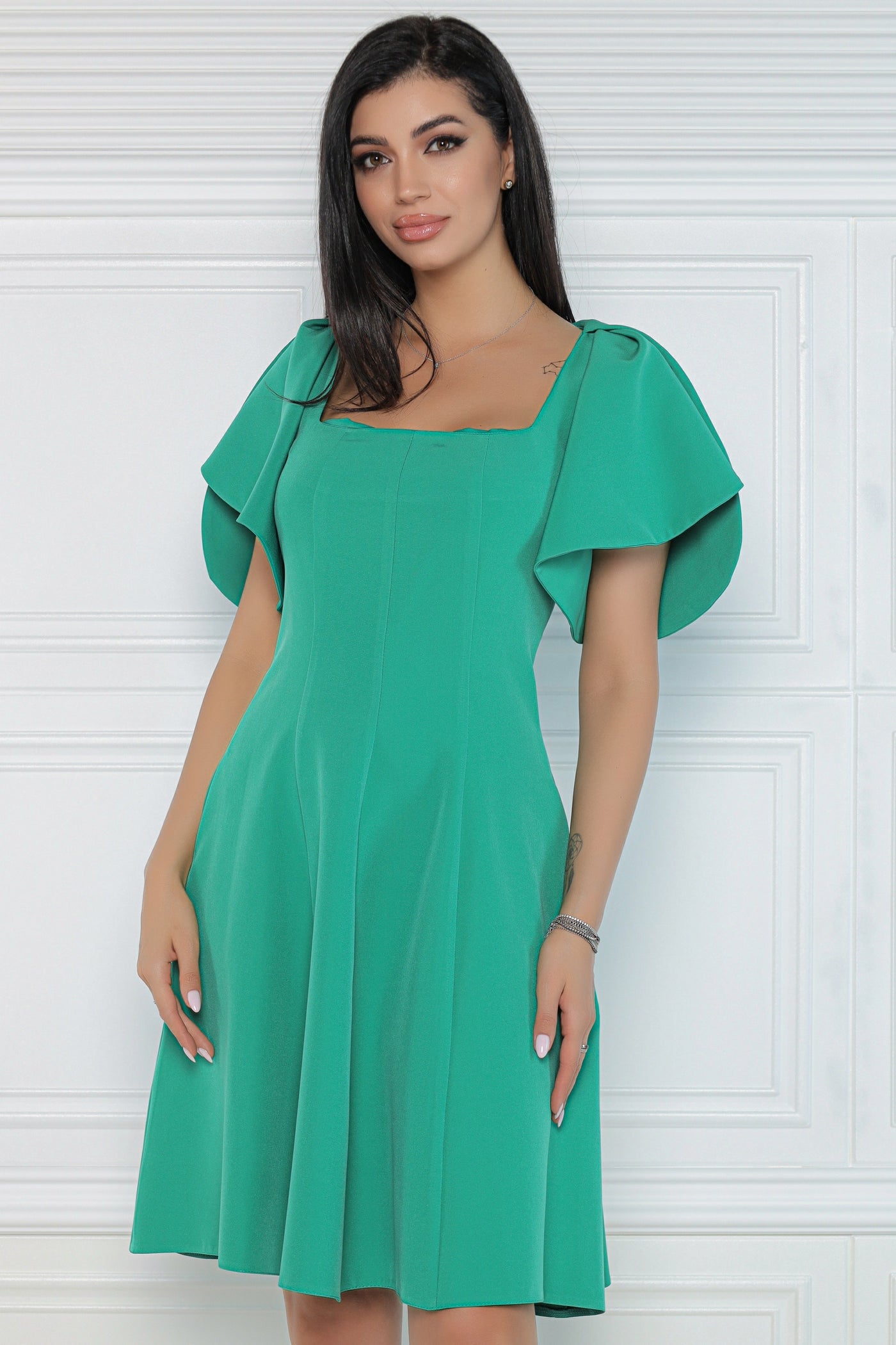 Rochie MBG verde cu volane pe umeri