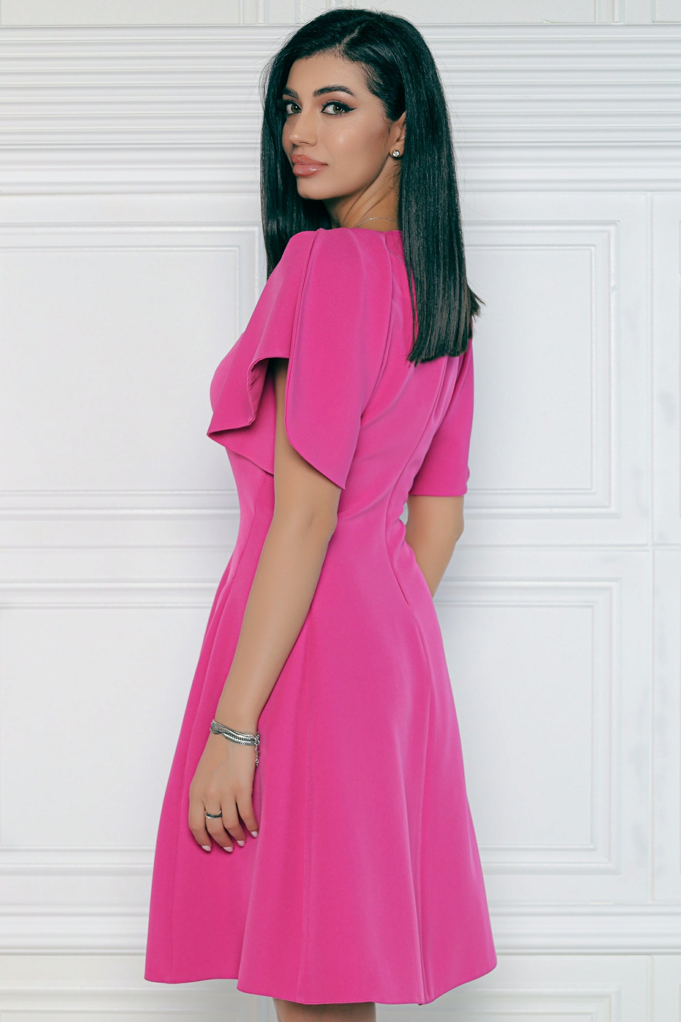 Rochie MBG fuchsia cu volane pe umeri