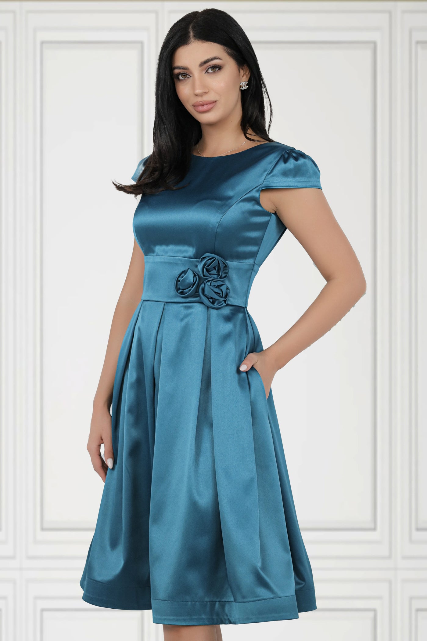 Rochie MBG turquoise satinata cu trandafiri 3D