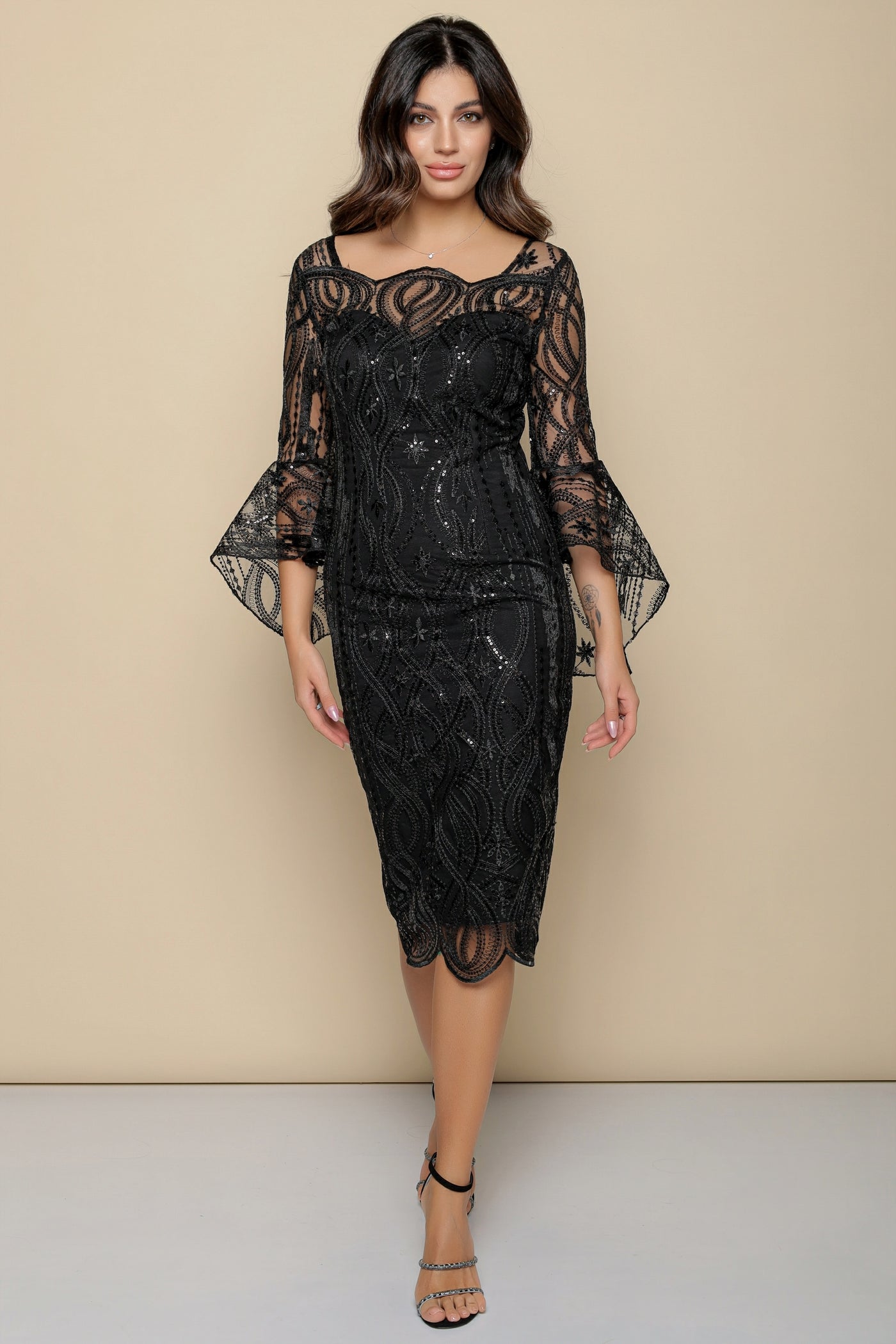 Rochie MBG neagra din tull brodat cu maneca clopot