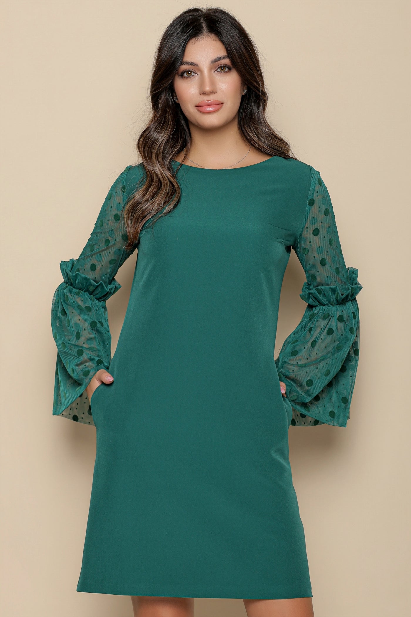 Rochie MBG verde cu maneci clopot din tull cu buline catifelate