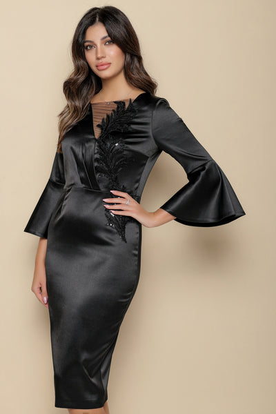 Rochie MBG neagra cu broderie aplicata lateral si maneca clopot