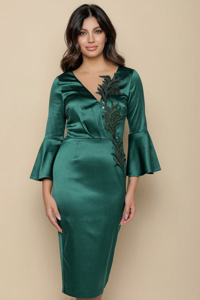 Rochie MBG verde cu broderie aplicata lateral si maneca clopot