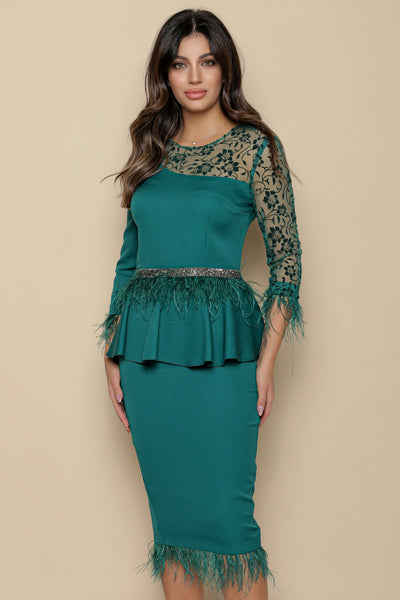 Rochie MBG verde accesorizata cu pene si peplum in talie