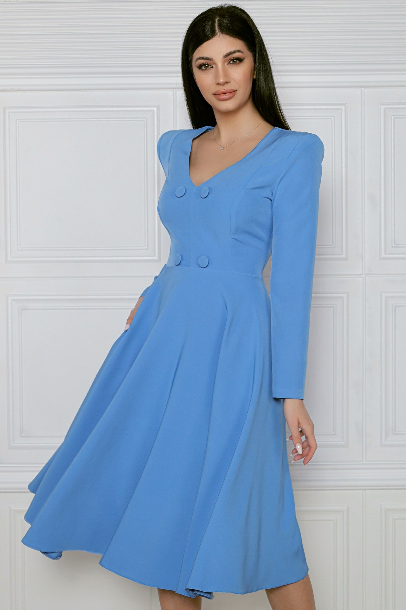 Rochie MBG bleu cu umeri buretati si nasturi decorativi