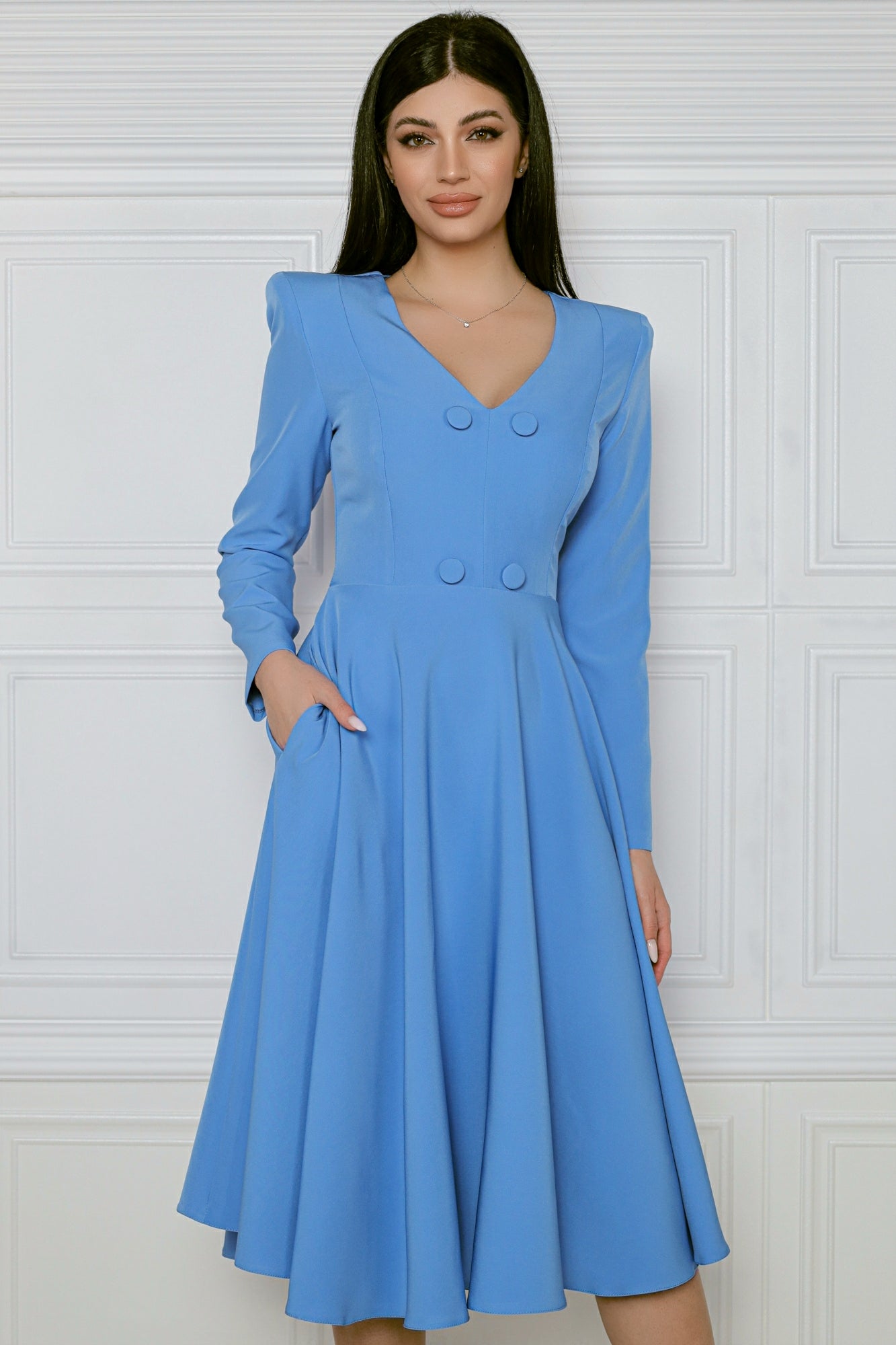 Rochie MBG bleu cu umeri buretati si nasturi decorativi