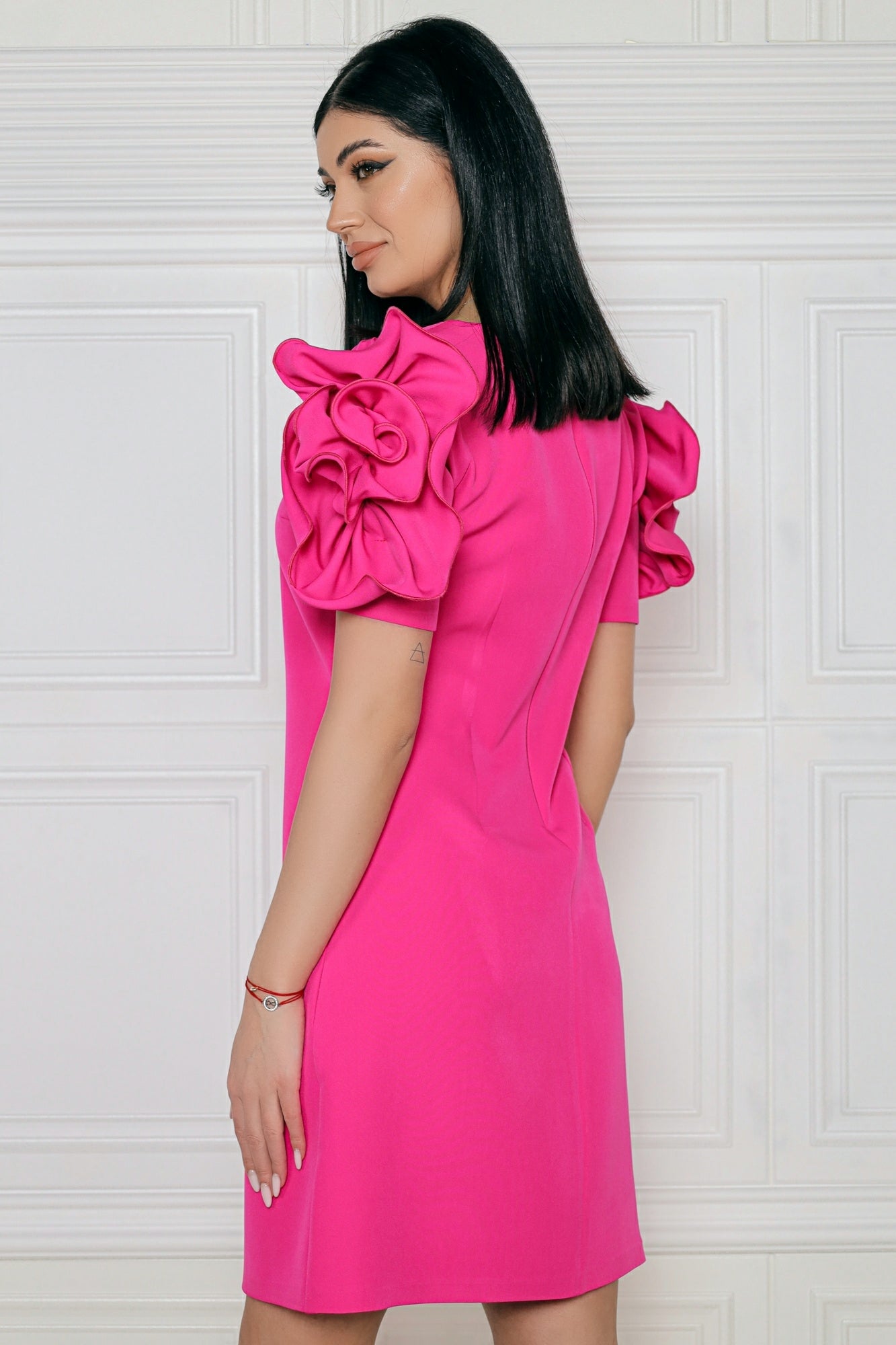 Rochie MBG fuchsia cu trandafir manual pe maneci