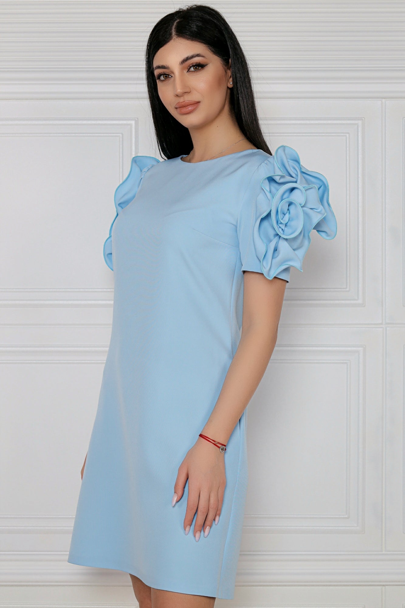 Rochie MBG bleu cu trandafir manual pe maneci