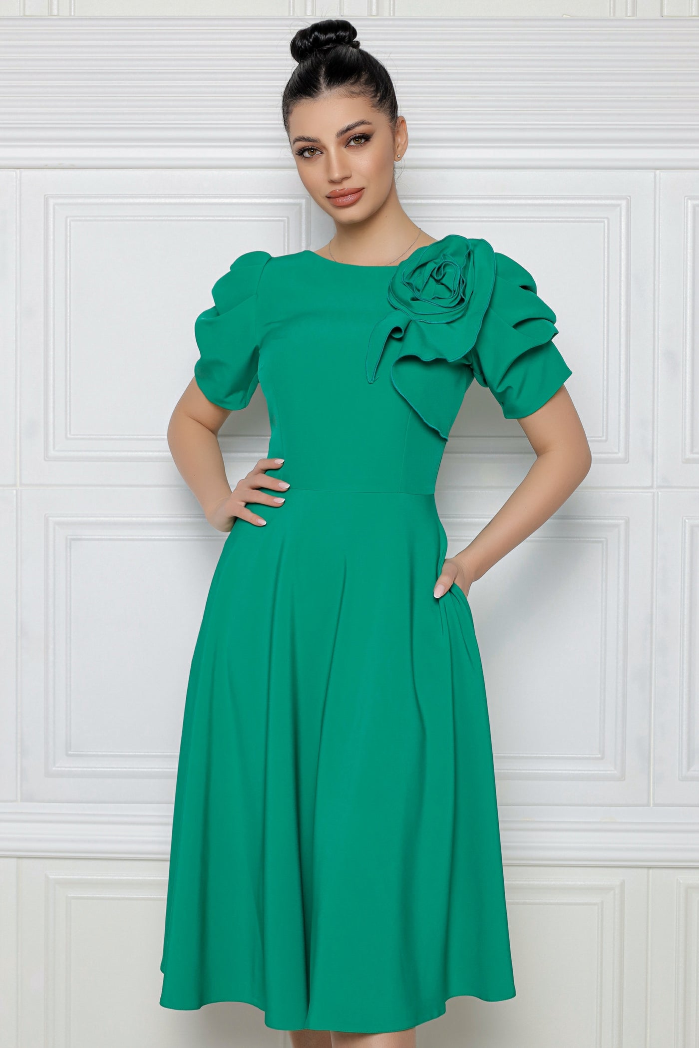 Rochie MBG verde cu floare aplicata manual