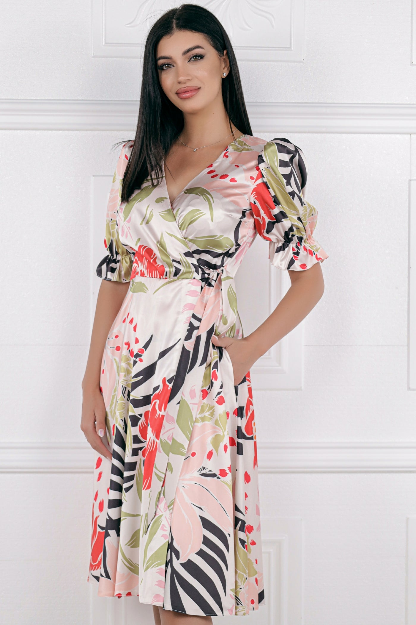 Rochie MBG roz din matase cu imprimeu tropical