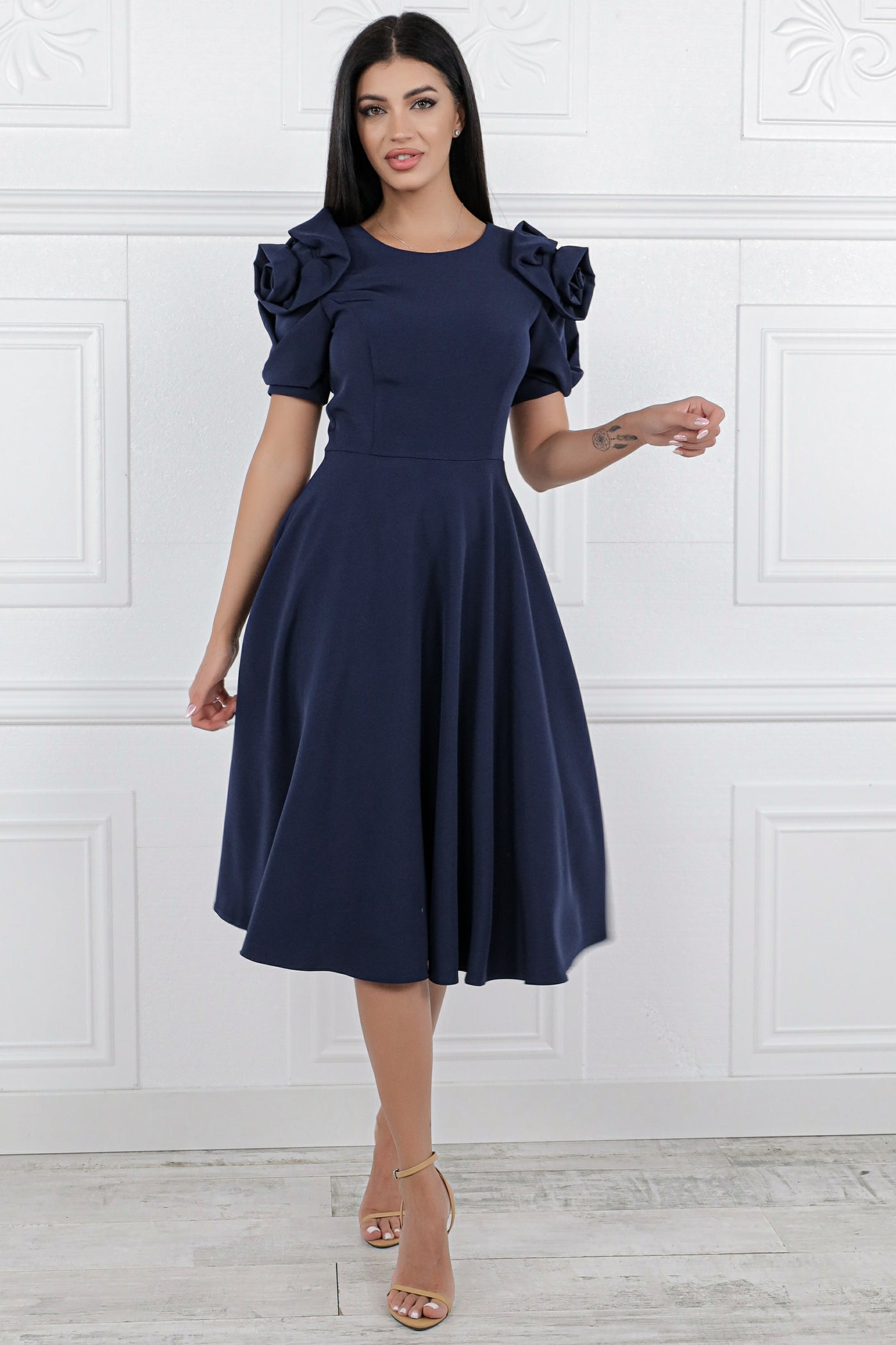 Rochie MBG bleumarin cu floare aplicata pe maneci