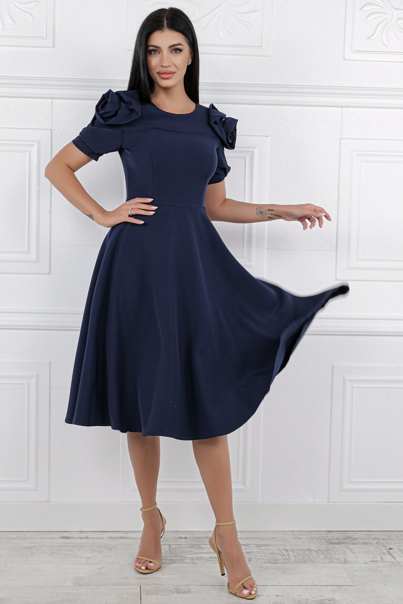 Rochie MBG bleumarin cu floare aplicata pe maneci