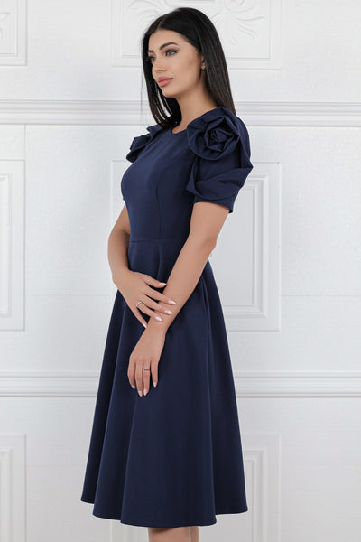 Rochie MBG bleumarin cu floare aplicata pe maneci