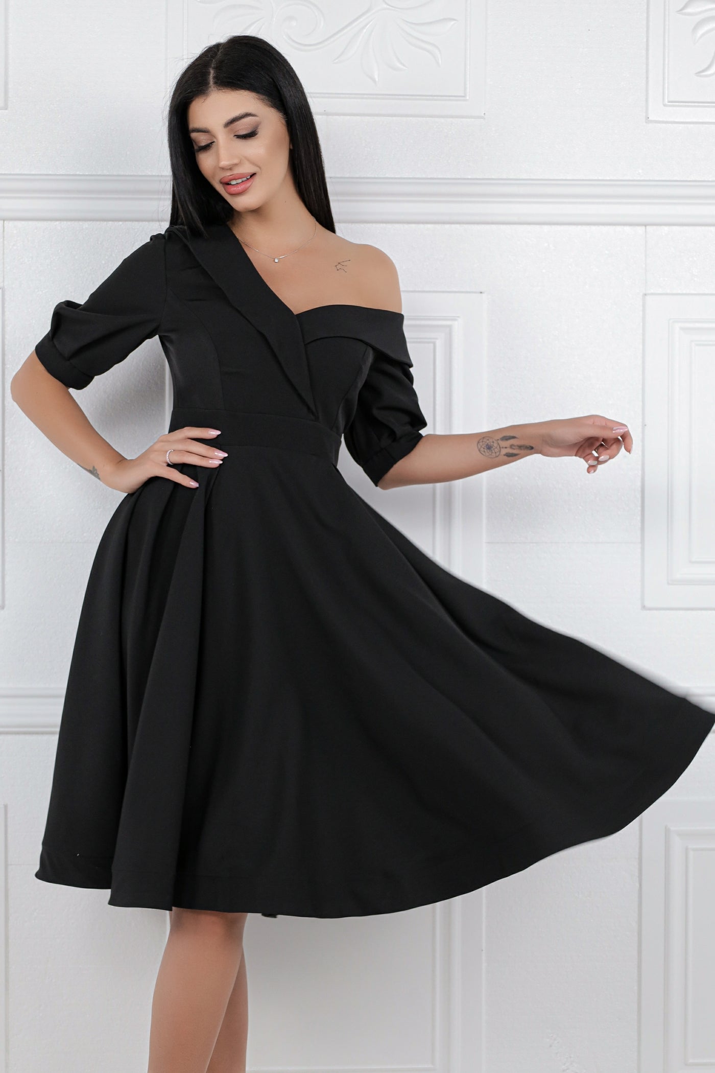 Rochie MBG neagra cu umar picat