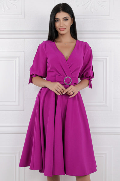 Rochie MBG magenta cu funda in talie si decupaj pe maneci