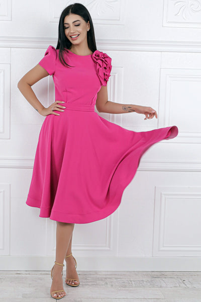 Rochie MBG fuchsia cu trandafiri pe umar