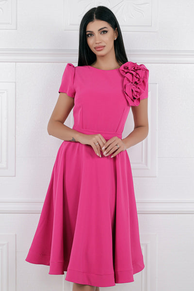 Rochie MBG fuchsia cu trandafiri pe umar