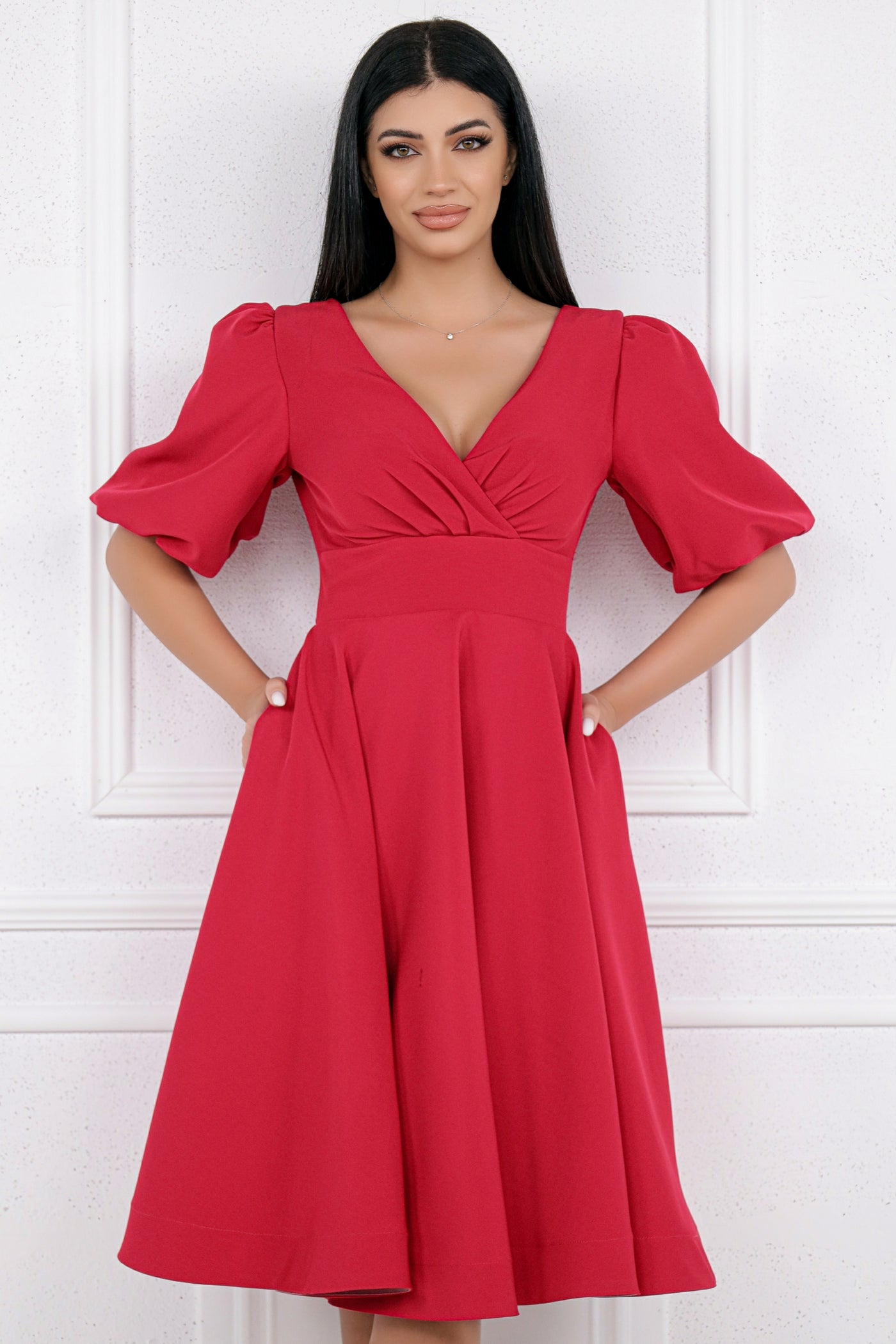 Rochie MBG magenta cu maneci bufante si bust petrecut